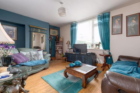 4 Eliots Park, Peebles, EH45 8HB