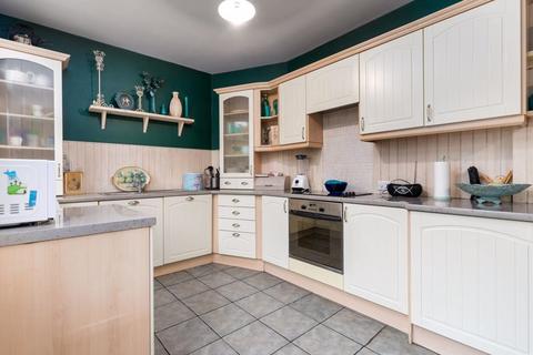 4 Eliots Park, Peebles, EH45 8HB