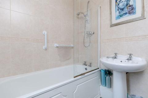 4 Eliots Park, Peebles, EH45 8HB