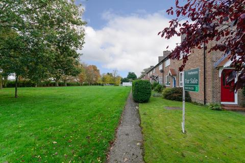 1 The Close, Thirsk, YO7 3DE