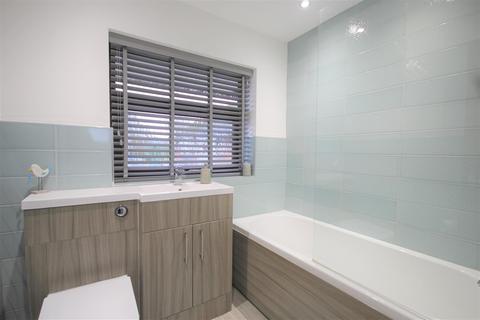 25 Uplands Drive, Werrington, Stoke-on-trent, ST9 0LG