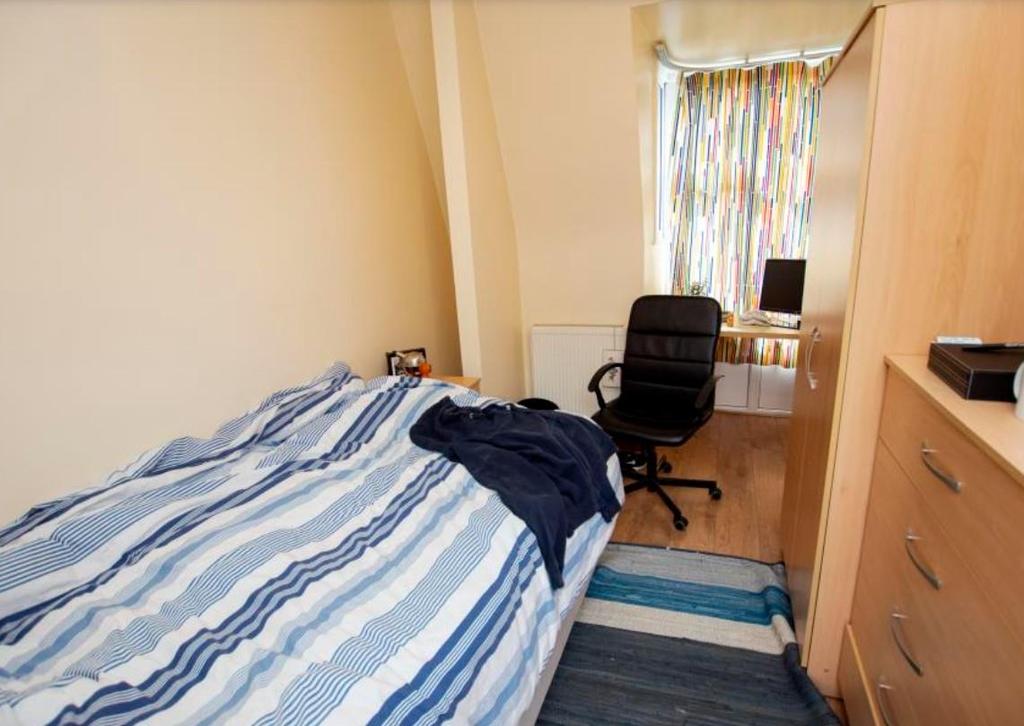 Bed7.jpg