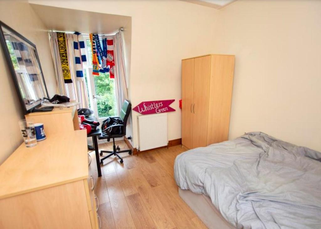 Bed8.jpg