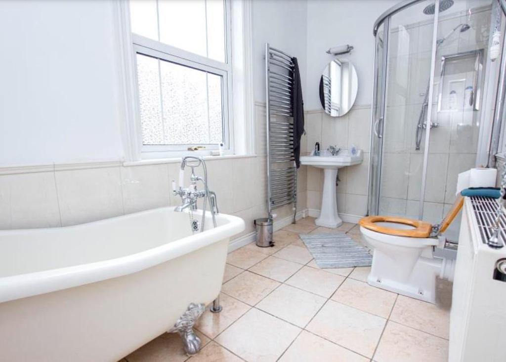 Bath2.jpg