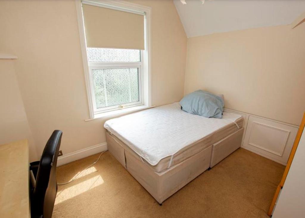 Bed5.jpg