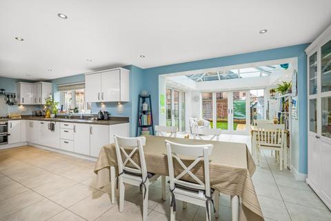 27 Howes Crescent, Bishopdown, Salisbury, SP1 3FU