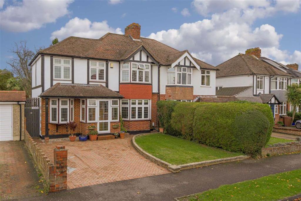 Tattenham Grove, Epsom Downs, Surrey 4 bed semidetached house £675,000