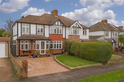 39 Tattenham Grove, Epsom, KT18 5QT