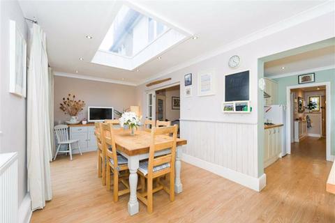 39 Tattenham Grove, Epsom, KT18 5QT