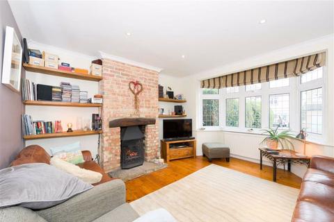 39 Tattenham Grove, Epsom, KT18 5QT