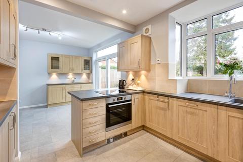 38 Beacon Drive, Loughborough, LE11 2BD