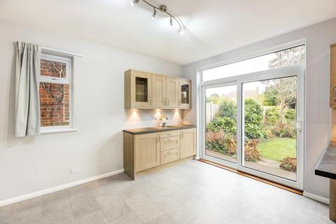 38 Beacon Drive, Loughborough, LE11 2BD