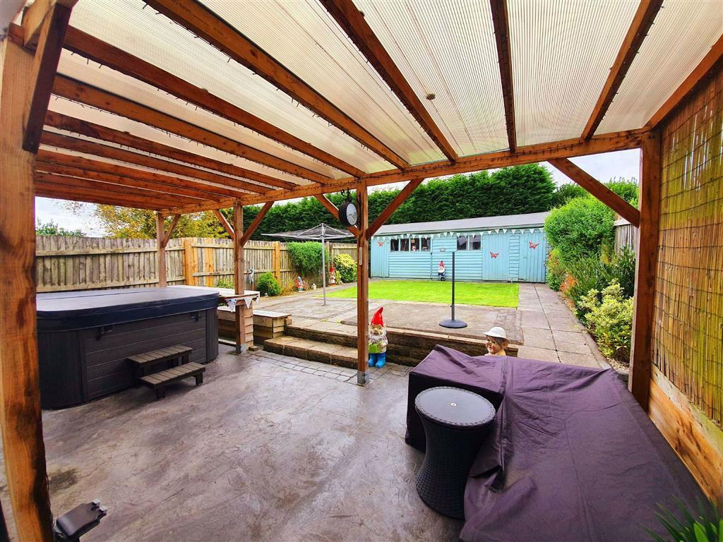 Belgrave Road, Gorseinon, SWANSEA 3 bed detached house £260,000