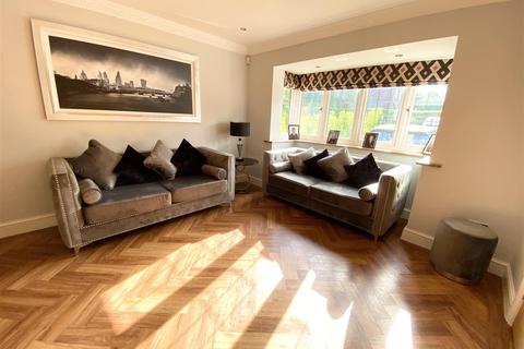 42 Longaford Way, Hutton, Brentwood, CM13 2LT