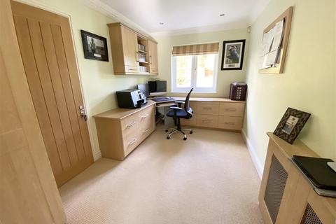 42 Longaford Way, Hutton, Brentwood, CM13 2LT