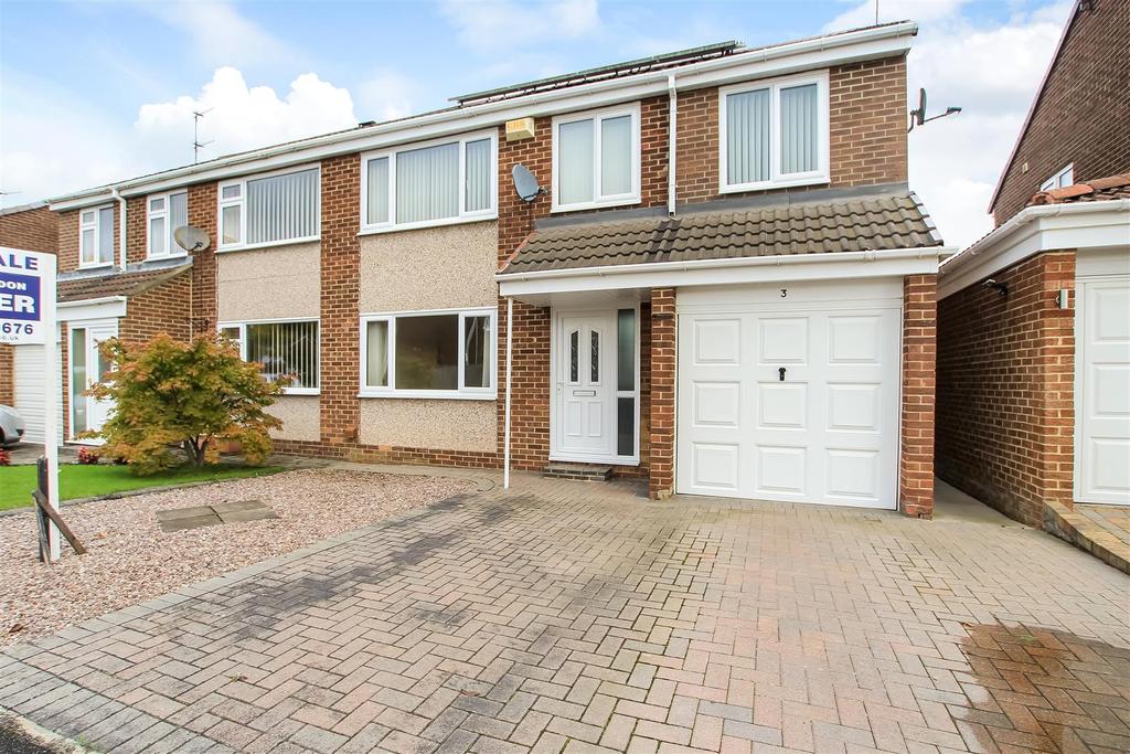 Jesmond Court, Byerley Park, Newton... 4 bed semidetached house £139,950