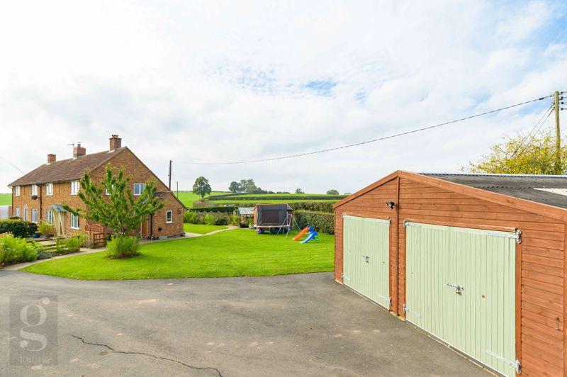 Rosemaund Drive, Preston Wynne, Hereford, HR1 3PF 3 bed semidetached