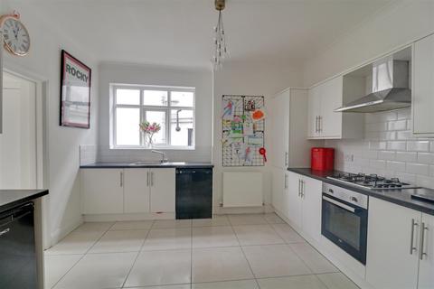 92 Boston Avenue, Southend-on-sea, SS2 6JD
