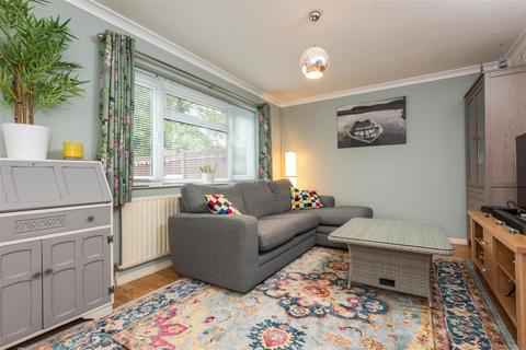 14 Grange Close, West Molesey, KT8 2PX