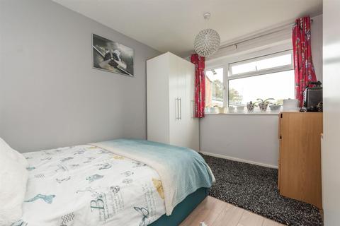 14 Grange Close, West Molesey, KT8 2PX