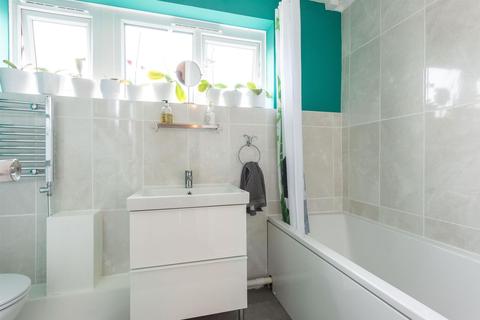 14 Grange Close, West Molesey, KT8 2PX