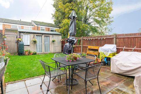 14 Grange Close, West Molesey, KT8 2PX