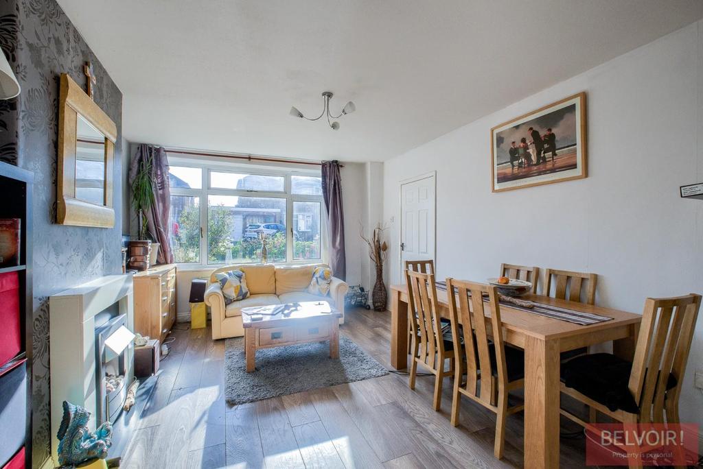 Dunblane Drive, Leamington Spa 3 bed semidetached house £375,000