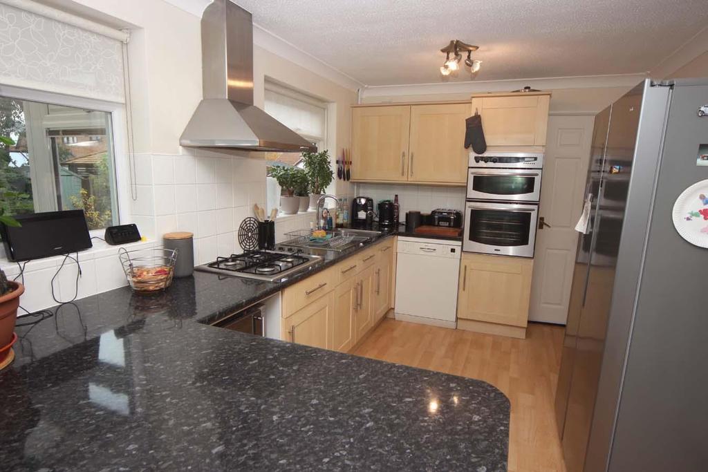 Drake Way, Hinckley 4 bed detached house £330,000