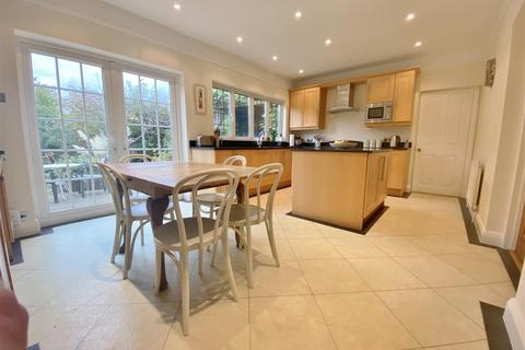 7 Woodlands Road, Bushey, WD23 2LS