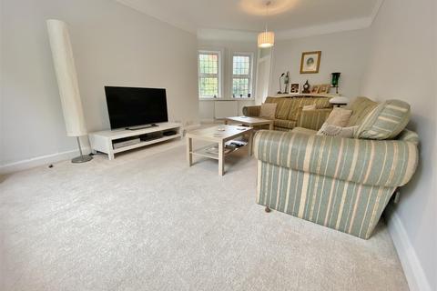 7 Woodlands Road, Bushey, WD23 2LS