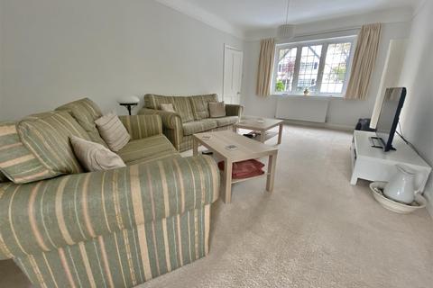 7 Woodlands Road, Bushey, WD23 2LS