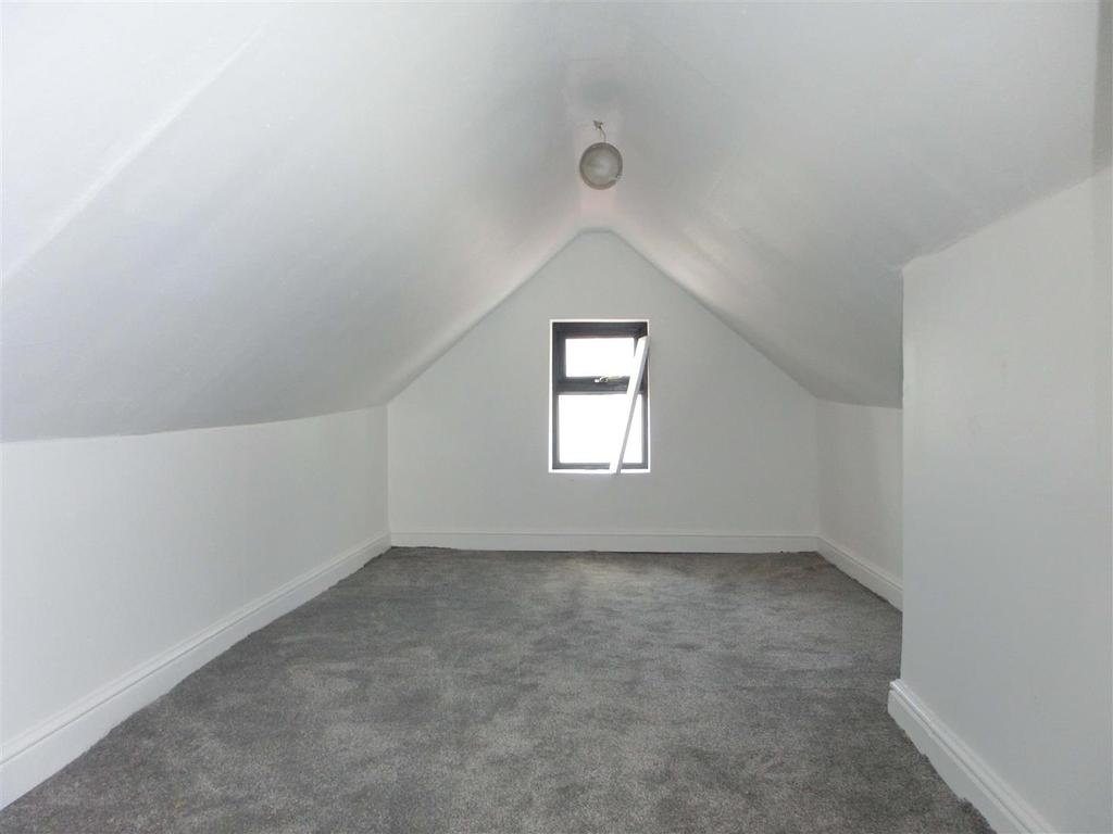 Barkers Lane 43 Bed1 Dressing.jpg