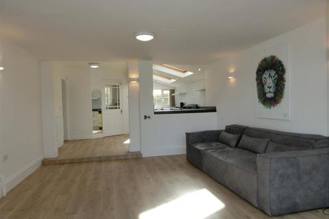 43 Barkers Lane, Wythall, Birmingham, B47 6BY