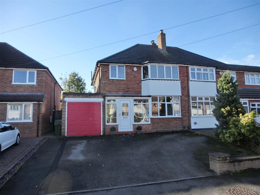 Ann Road, Wythall 3 bed semidetached house £365,000