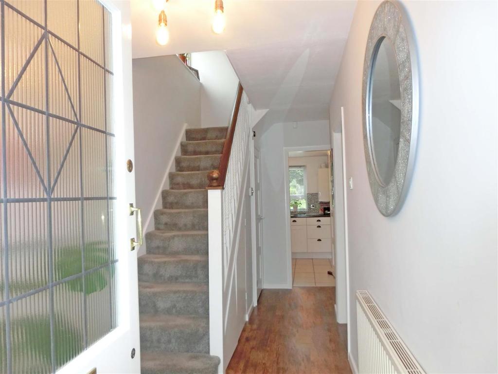 Ann Road, Wythall 3 bed semidetached house £365,000