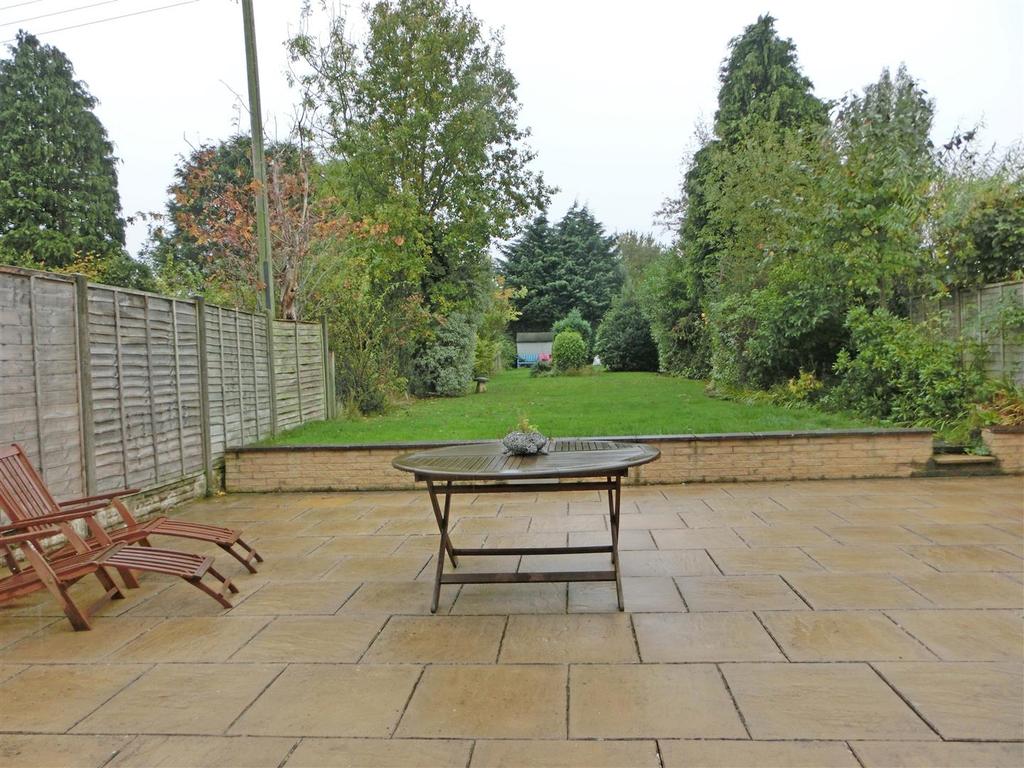 Large rear garden