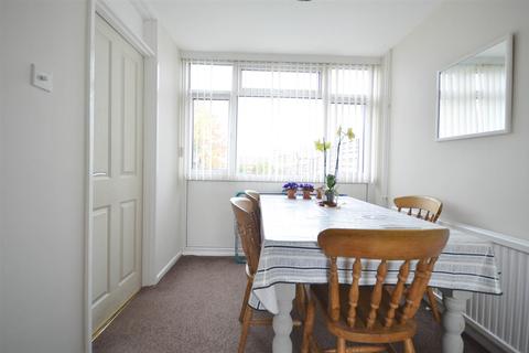 3 Sanders Close, Atherstone, CV9 3AJ