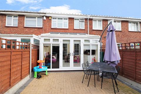 5 Kinder Close, London, SE28 8HG
