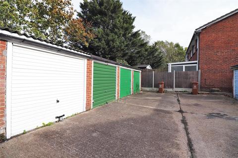 5 Kinder Close, London, SE28 8HG