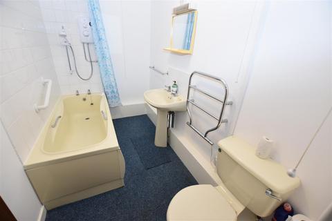 Flat 1, 17 Cliff Road, Hornsea, HU18 1LN