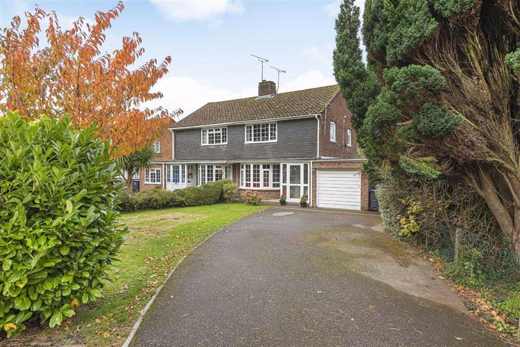 Roundway Park, Devizes, Wiltshire 3 bed house £325,000