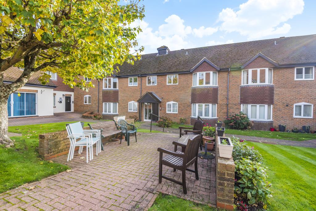 Thatcham, West Berkshire, RG19 2 bed retirement property for sale £
