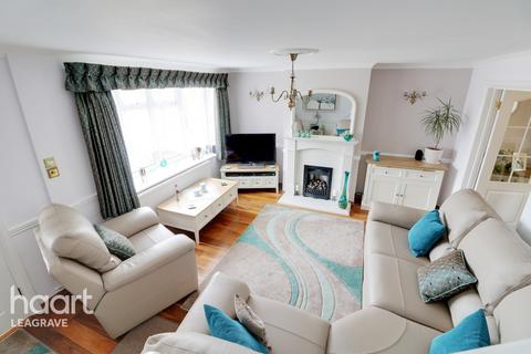 16 Boxted Close, Luton, LU4 9HW