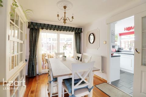 16 Boxted Close, Luton, LU4 9HW