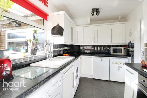 16 Boxted Close, Luton, LU4 9HW