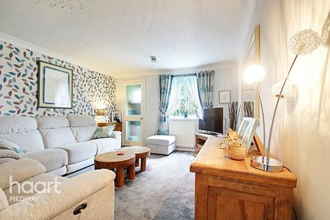 7 Yalding Close, Rochester, ME2 3XF