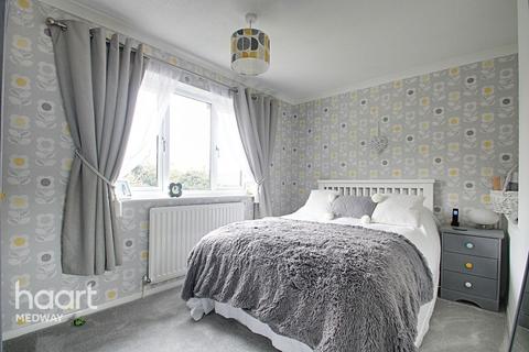 7 Yalding Close, Rochester, ME2 3XF