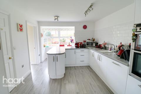 3 Chaffinch Drive, Harwich, CO12 4WL