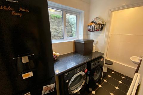 65 Ely Street, Tonypandy, CF40 1BZ