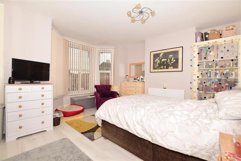 21 Surrenden Road, Folkestone, CT19 4DZ